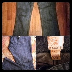 Arden B size 6 dark blue stressed low rise jeans
